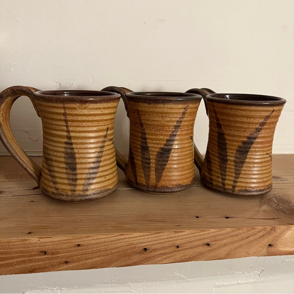 Handmade Studio Pottery Coffee/Tea Brown Mugs Leave Detail